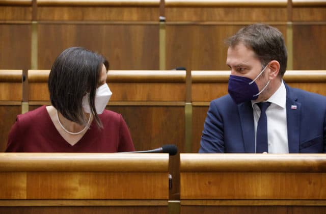 OĽaNO nevidí dôvod vyvíjať iniciatívu na odvolanie Kolíkovej, niektorých poslancov si však musí získať