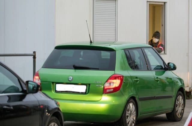 Česko opäť zaradilo Slovensko medzi červené krajiny. Čo musíte splniť pri vstupe do krajiny?