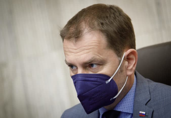 Niekto bude musieť prijať zodpovednosť, ak bude zaočkovanosť na Slovensku nízka, tvrdí Matovič