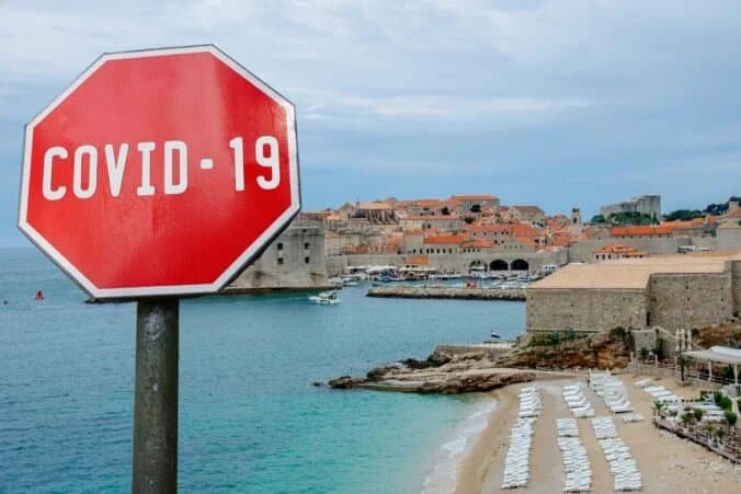 Do obľúbenej destinácie budú môcť cestovať len zaočkovaní alebo otestovaní