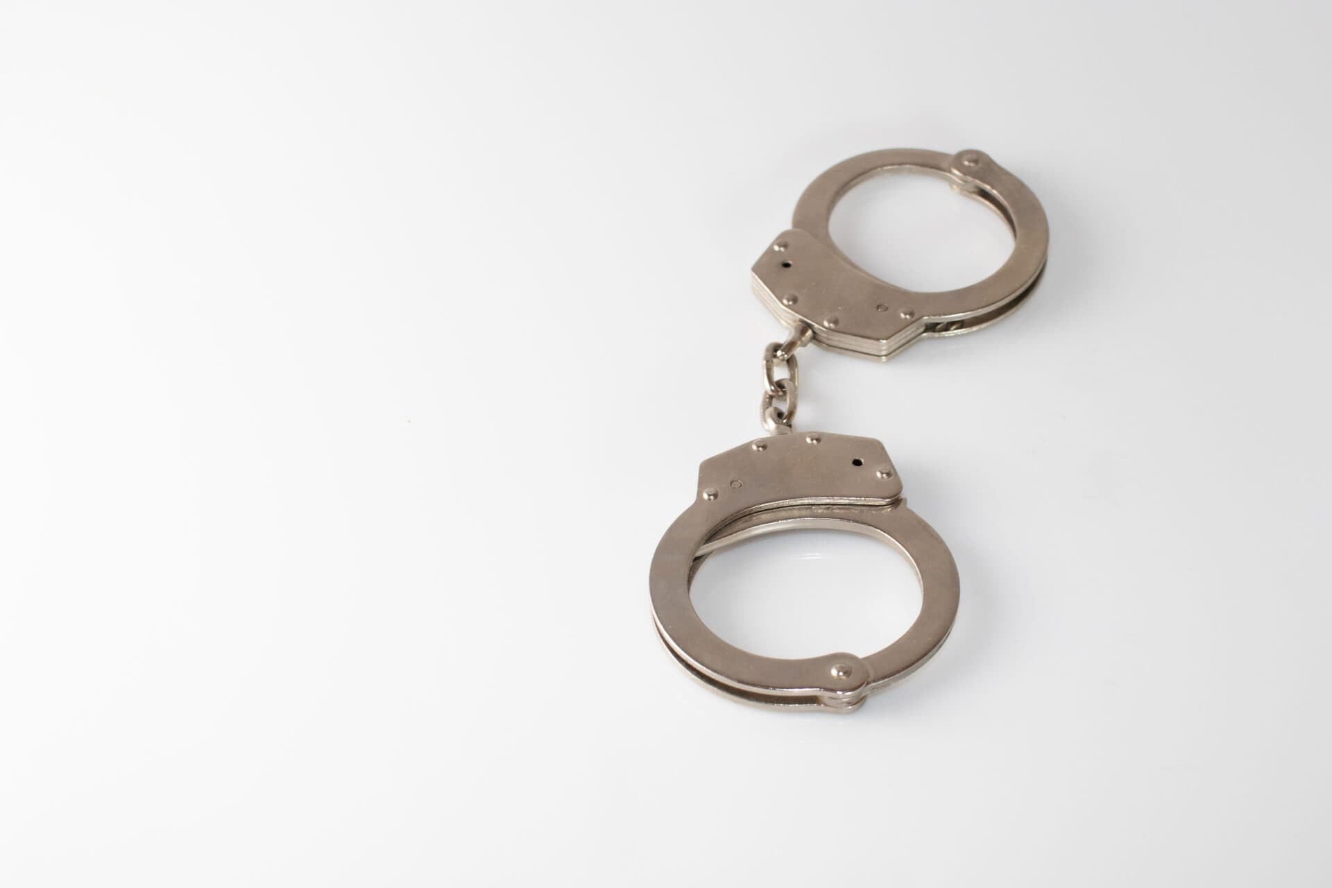 Polícia obvinila vodiča, ktorý zrazil mladú Košičanku a z miesta ušiel