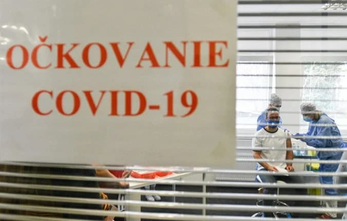 Nezaočkovaní zamestnanci spôsobujú problémy slovenským firmám