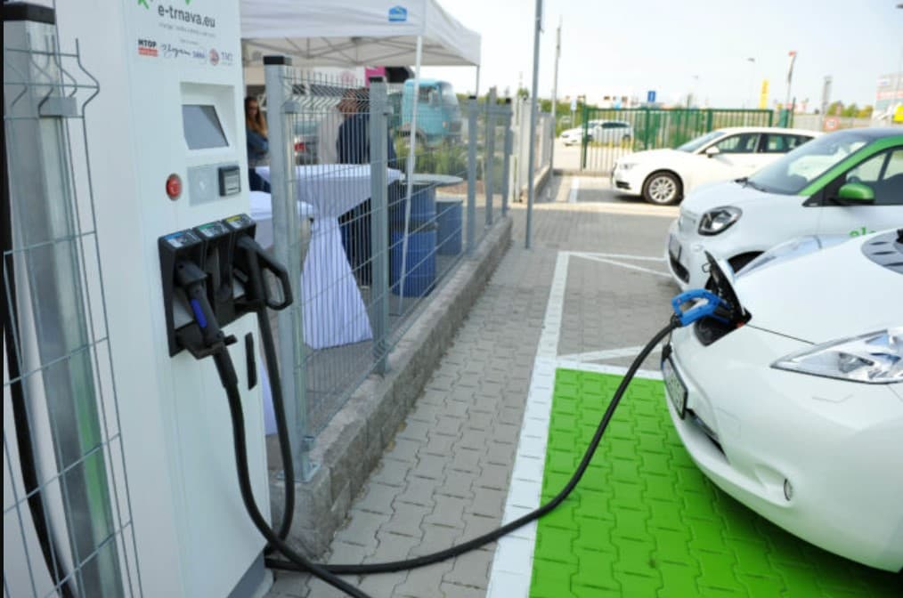 Sulík by mal dotácie na elektromobily využiť rozumne, vyzýva ho šéf hospodárskeho výboru