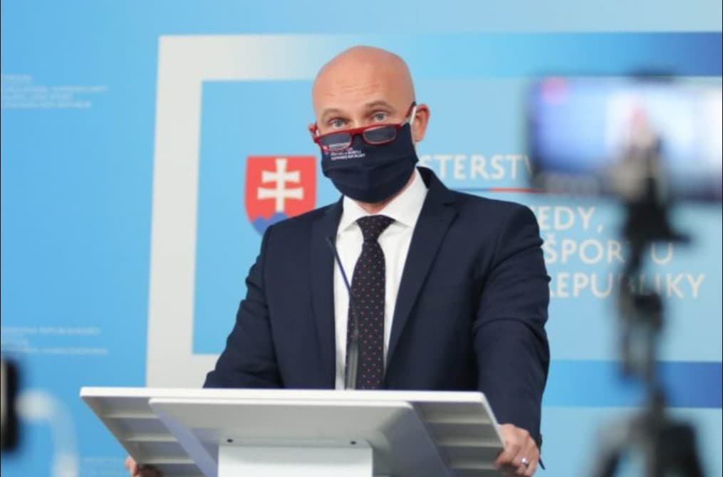 Ministerstvo školstva prerozdelí takmer 4,4 milióna eur na testovanie či ochranné pomôcky