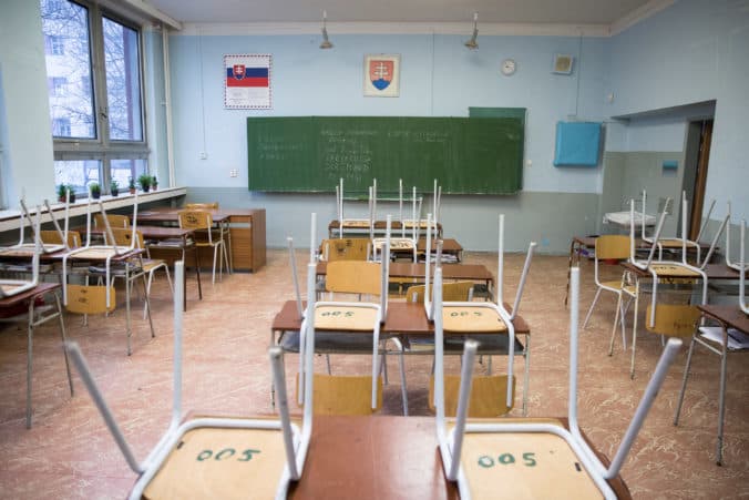 Koaličná rada bude v pondelok rokovať ohľadom plošného zatvárania škôl
