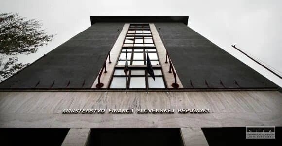 Ministerstvo financií zverejnilo formulár na podávanie žiadostí o návratnú pomoc pre cestovné kancelárie