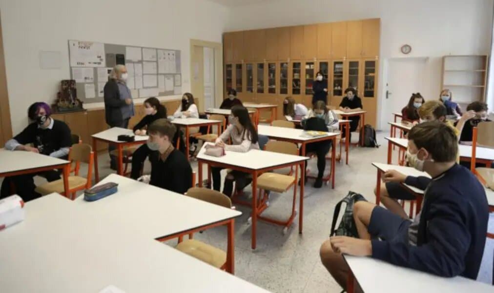 Do župných stredných škôl v Košiciach nastúpilo viac ako 23-tisíc žiakov, maturantov čaká očkovacia súťaž