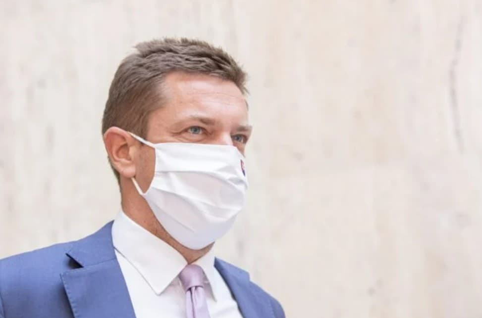 Doležal stiahol harmonogram pre železničné projekty z vlády na žiadosť Sulíka, pôjde ešte na pripomienkovanie