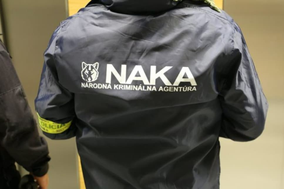 Vyšetrovatelia NAKA aj dočasný šéf inšpekcie idú na slobodu