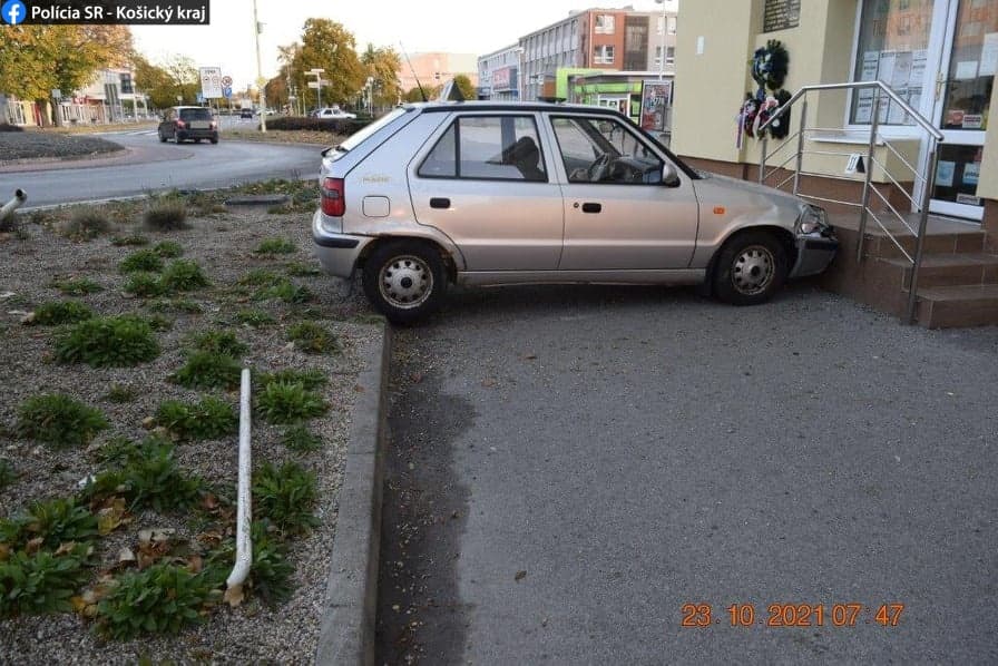 Vodička narazila do informačnej tabule a budovy Mestskej tržnice, v krvi mala takmer 3 promile