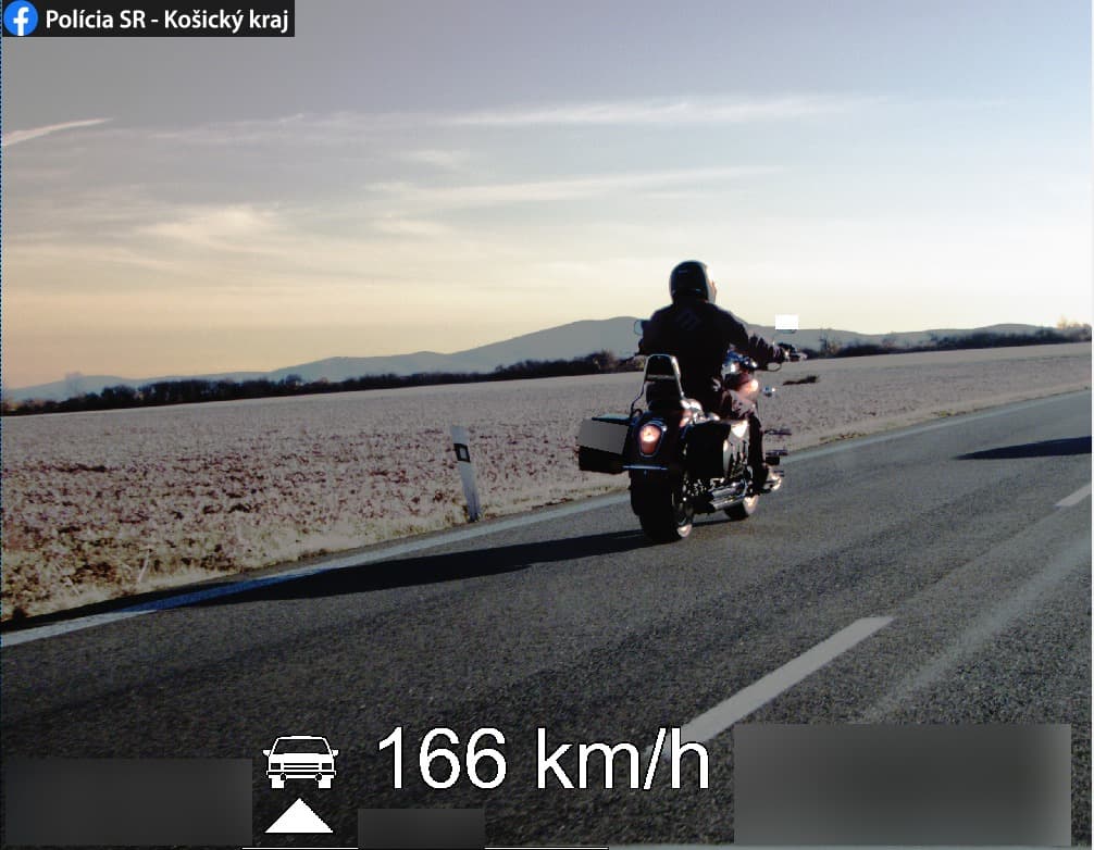 Motocyklista prekročil maximálnu povolenú rýchlosť o 76 km/h