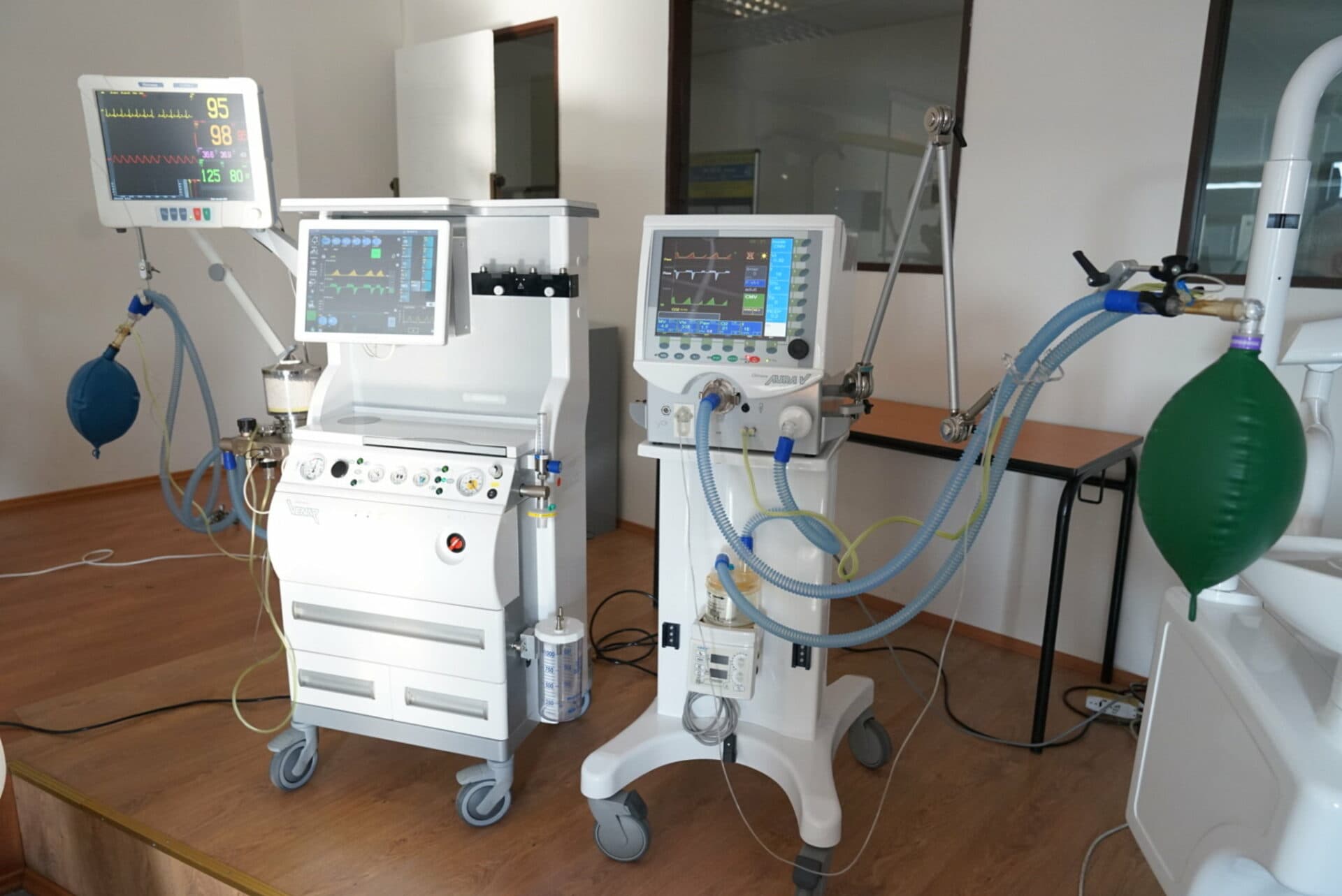 Pre pacientov s COVID-19 je voľných už len 20 lôžok s podporou umelej pľúcnej ventilácie
