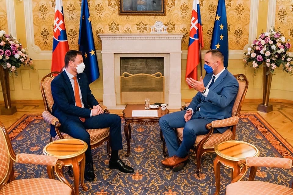 Kollár s Hegerom podporujú požiadavky záchranárov