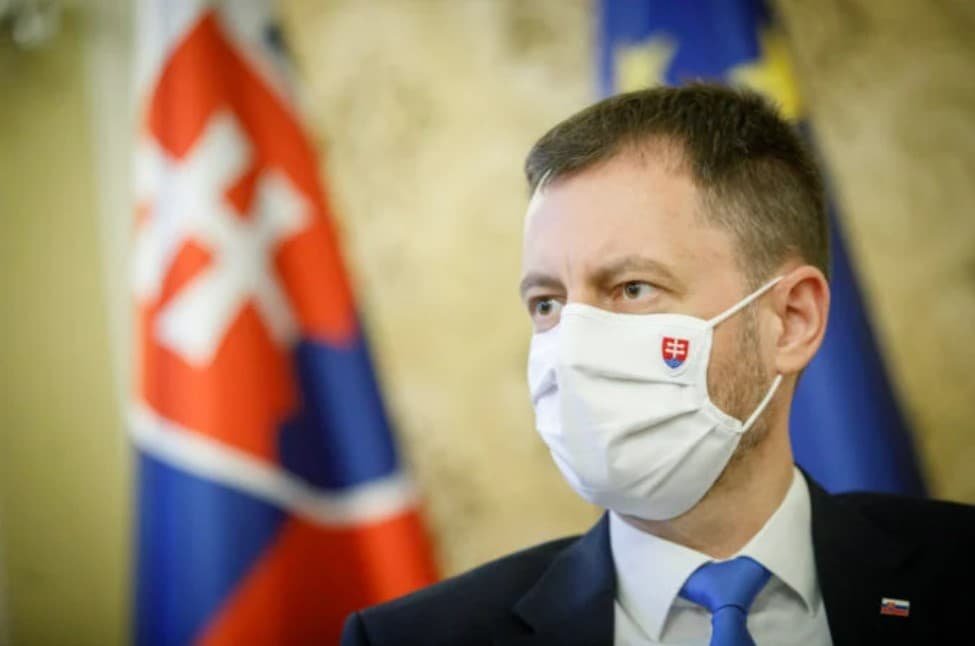 Podľa Hegera by EÚ mala Afrike pomôcť s očkovaním aj s nastolením bezpečnosti v regióne