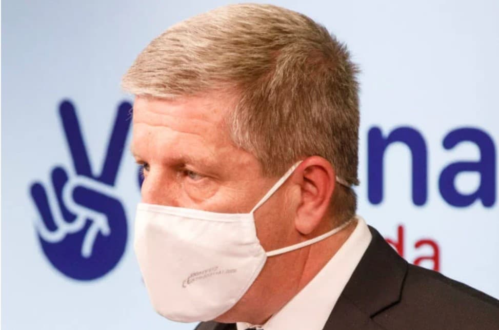 Zákaz návštev počas Vianoc či OTP vo verejnej doprave. TOTO nás čaká od piatka