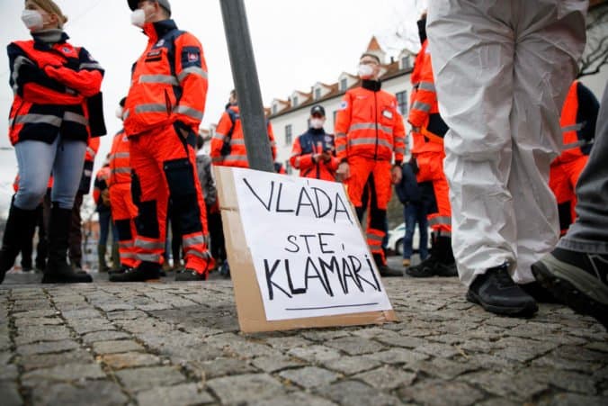 Nie sme si vedomí protiprávneho konania, tvrdí viceprezident komory záchranárov