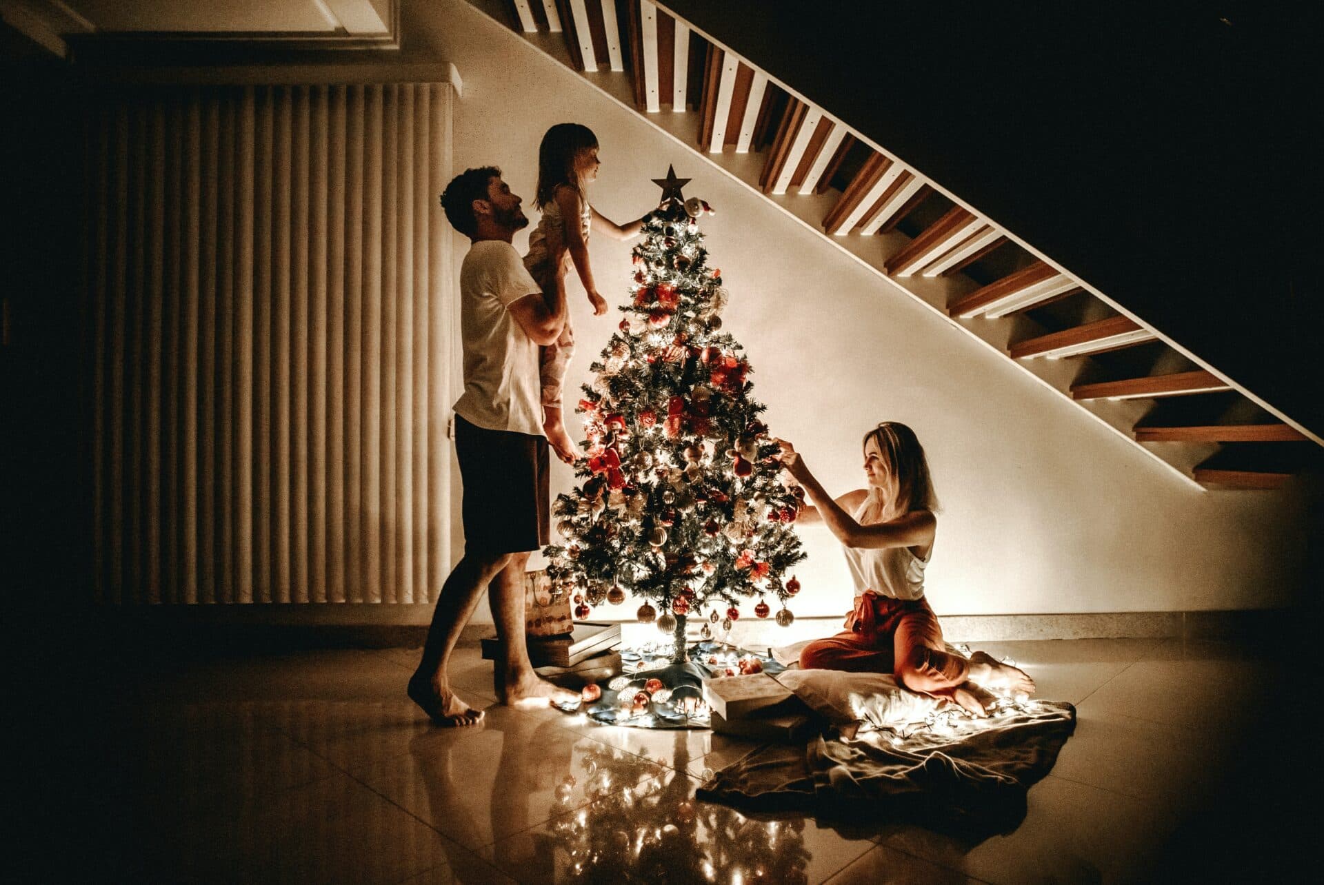 Rozrezávanie jablka či hádzanie topánky za hlavu. Dodržiavate tieto vianočné zvyky?