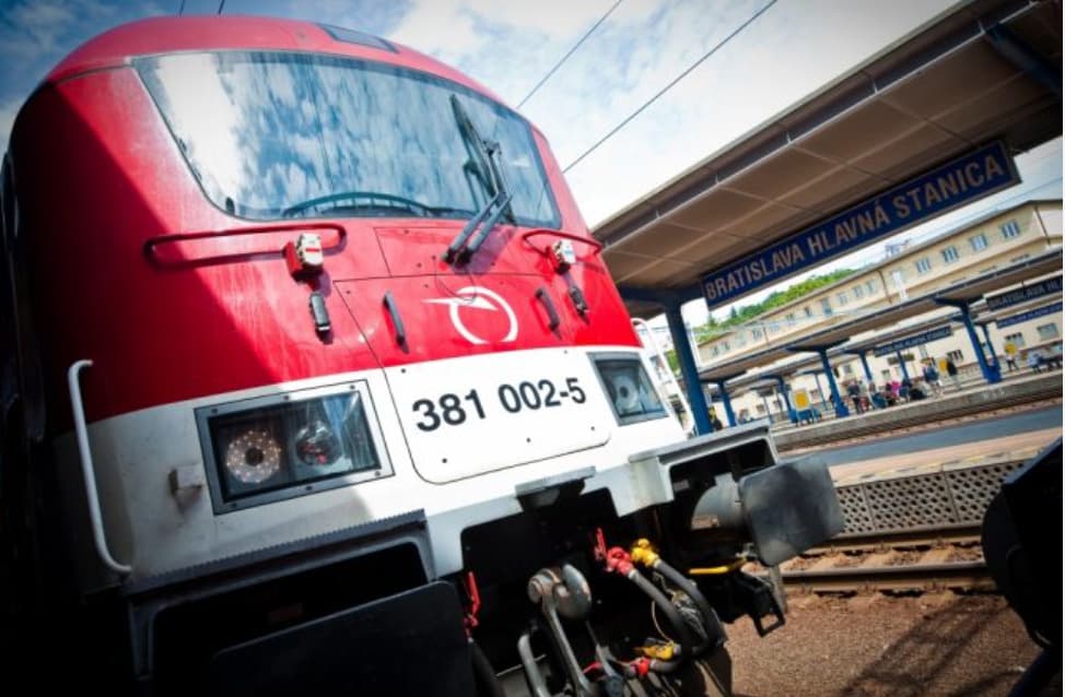 Pri zrážkach s vlakom zahynuli v apríli tri osoby