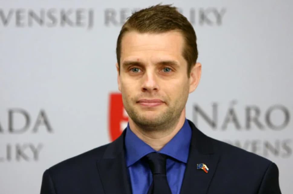 Európa sa nebude na kroky Ruska len mlčky prizerať a rázne odpovie, tvrdí Klus