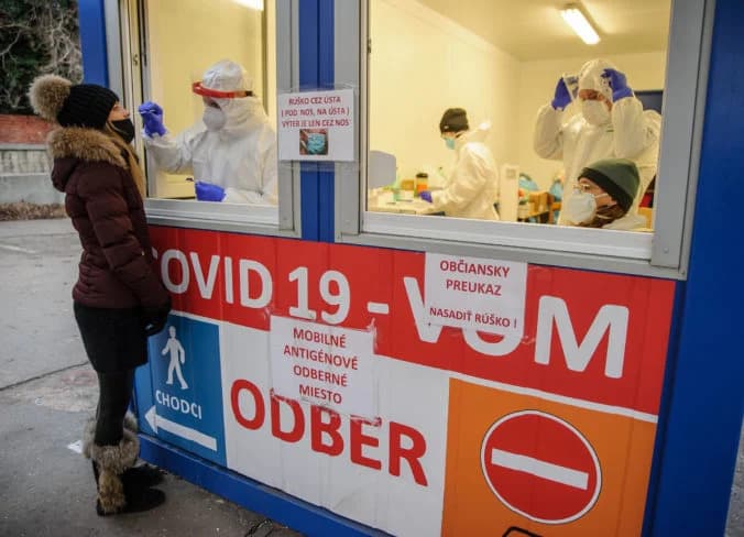 V utorok odhalili PCR testy viac ako 6-tisíc nových prípadov