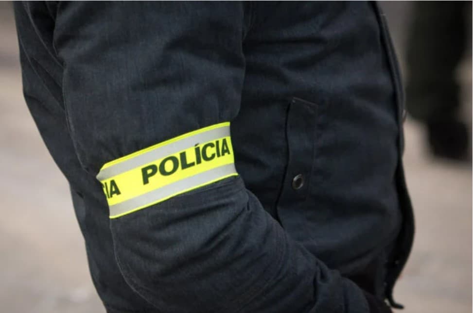 Dievča, ktoré bolo pri incidente v Miloslavove sa vyjadrilo, že im polícia nedala fúkať