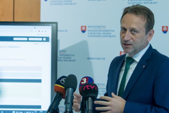 Slováci sa nemusia obávať, že by bola ohrozená potravinová sebestačnosť Slovenska, tvrdí Vlčan