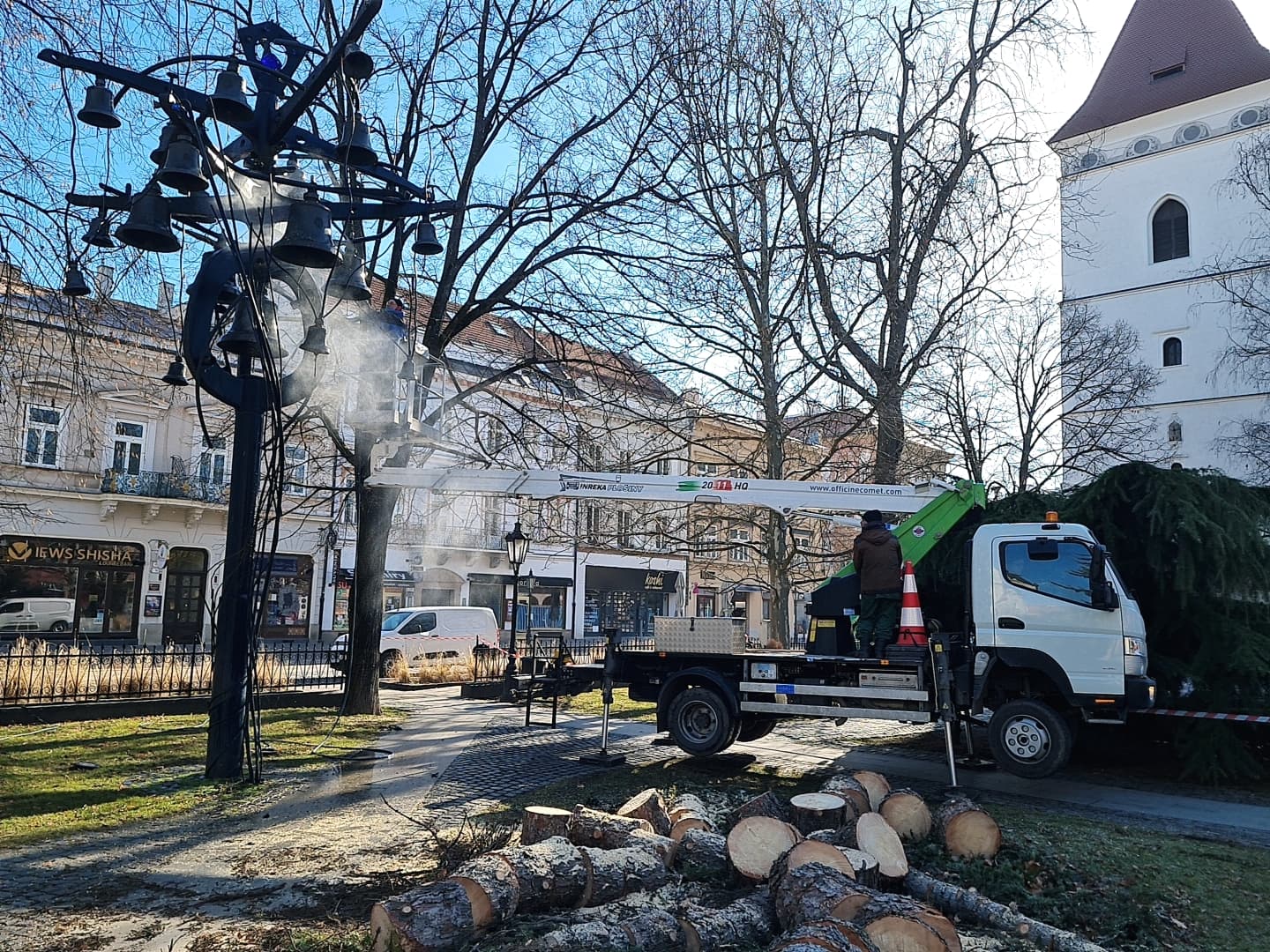 Pracovníci Správy mestskej zelene v Košiciach začali s čistením Zvonkohry (FOTO)