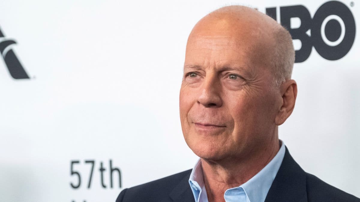 Bruce Willis zavesil kariéru na klinec. Trpí afáziou, ktorá porušuje plynulosť reči