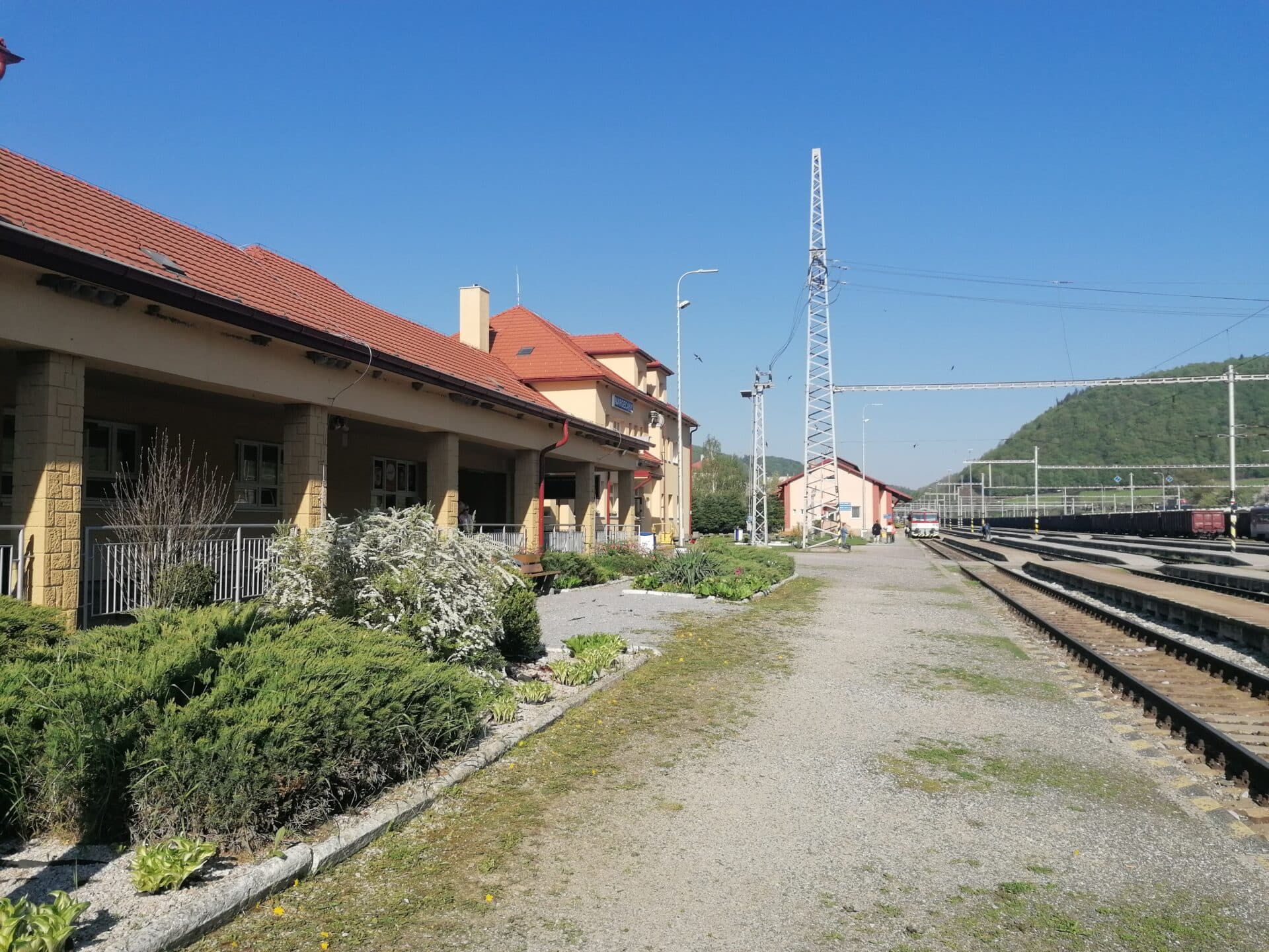 Ženu v koľajisku zachytil vlak, rušňovodič nehode nedokázal zabrániť