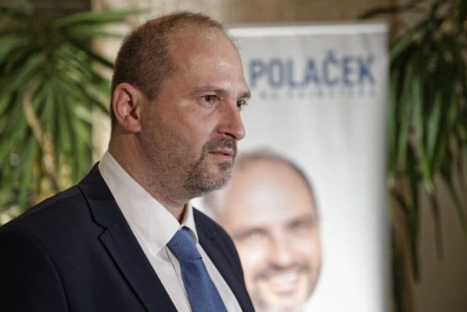 Polačeka opúšta stále viac strán. KDH jeho podporu vyvracia