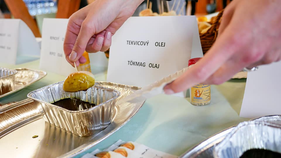 V Buzici otvorili novú továreň na lisovanie tekvicového oleja (FOTO)