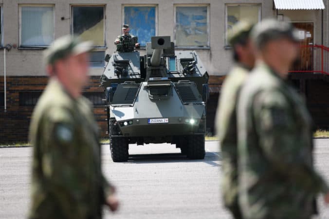 Za každý tank, ktorý by išiel na Ukrajinu, musíme dostať iný, tvrdí Naď