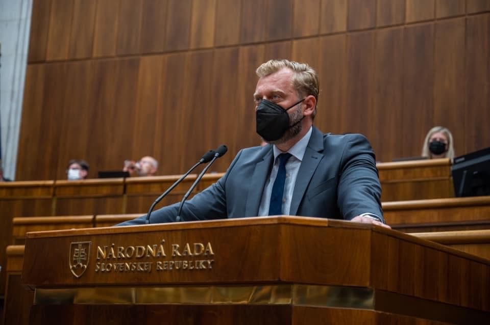 Juraj Krúpa opúšťa poslanecký klub hnutia