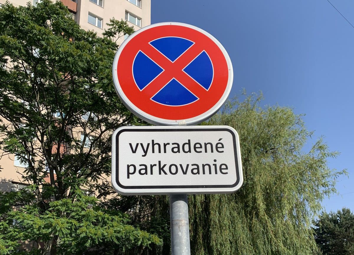 Košičania si lámu hlavu nad „neznámou“ dopravnou značkou