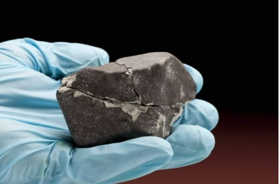 Na Slovensko dopadol meteorit. Kto ho nájde, ponesie jeho meno