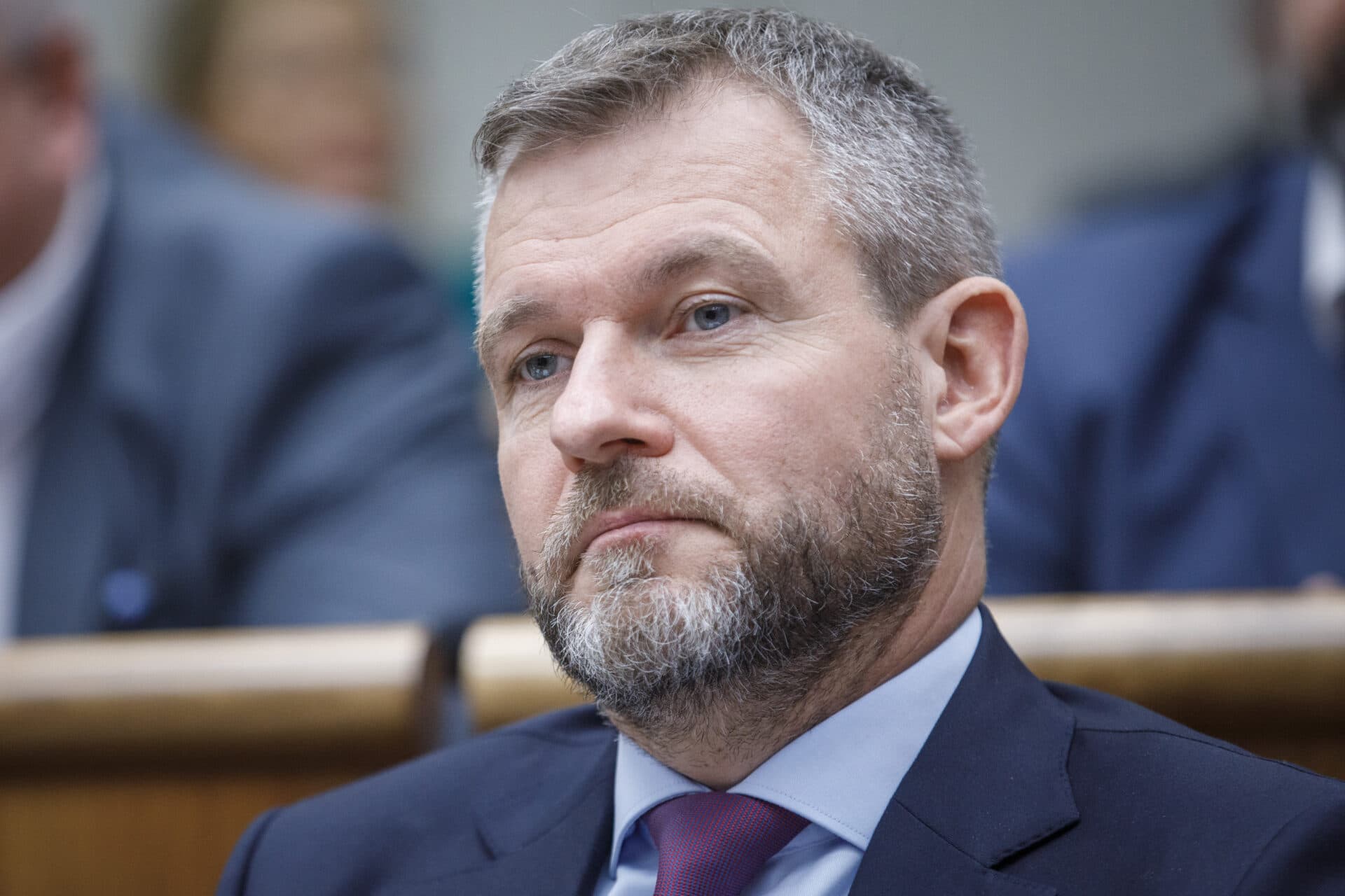 Heger by mal požiadať parlament o vyslovenie dôvery, tvrdí Pellegrini