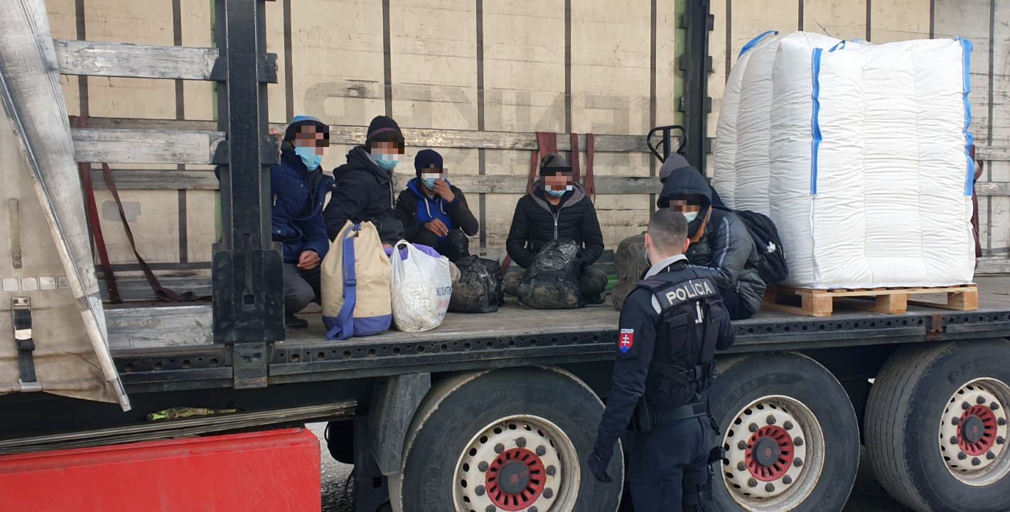 Od konca septembra policajti zachytili 1 180 nelegálnych migrantov