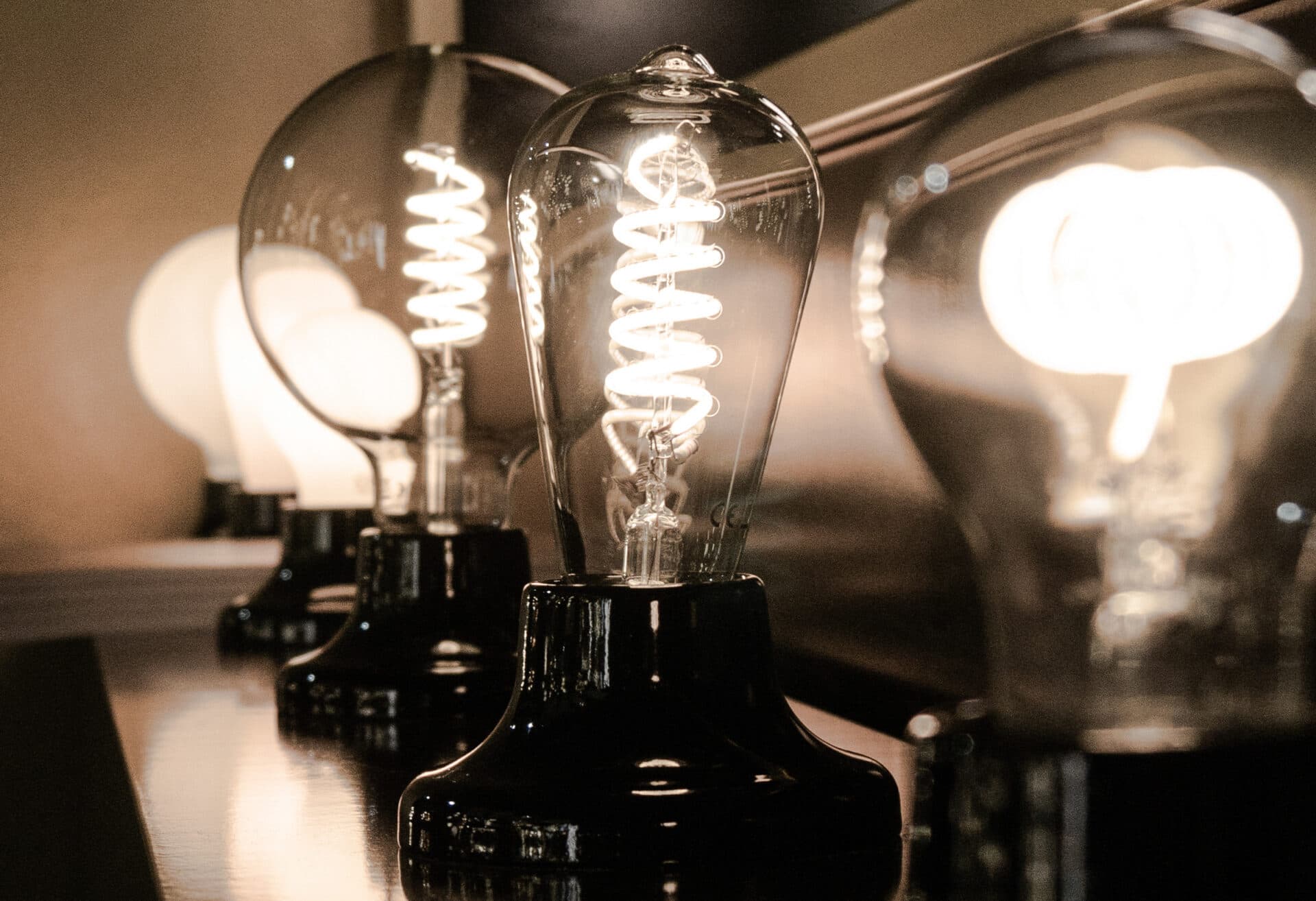 Ako doma svietiť efektívne? Znížte svoje účty za energie 