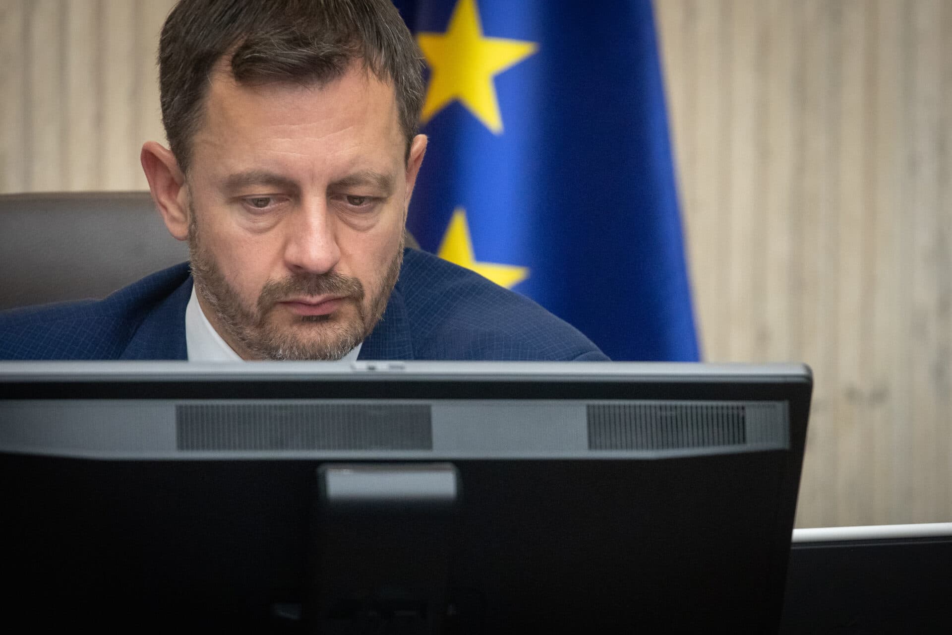 Predčasné voľby sú stále otáznikom. Podľa Hegera je to cirkus