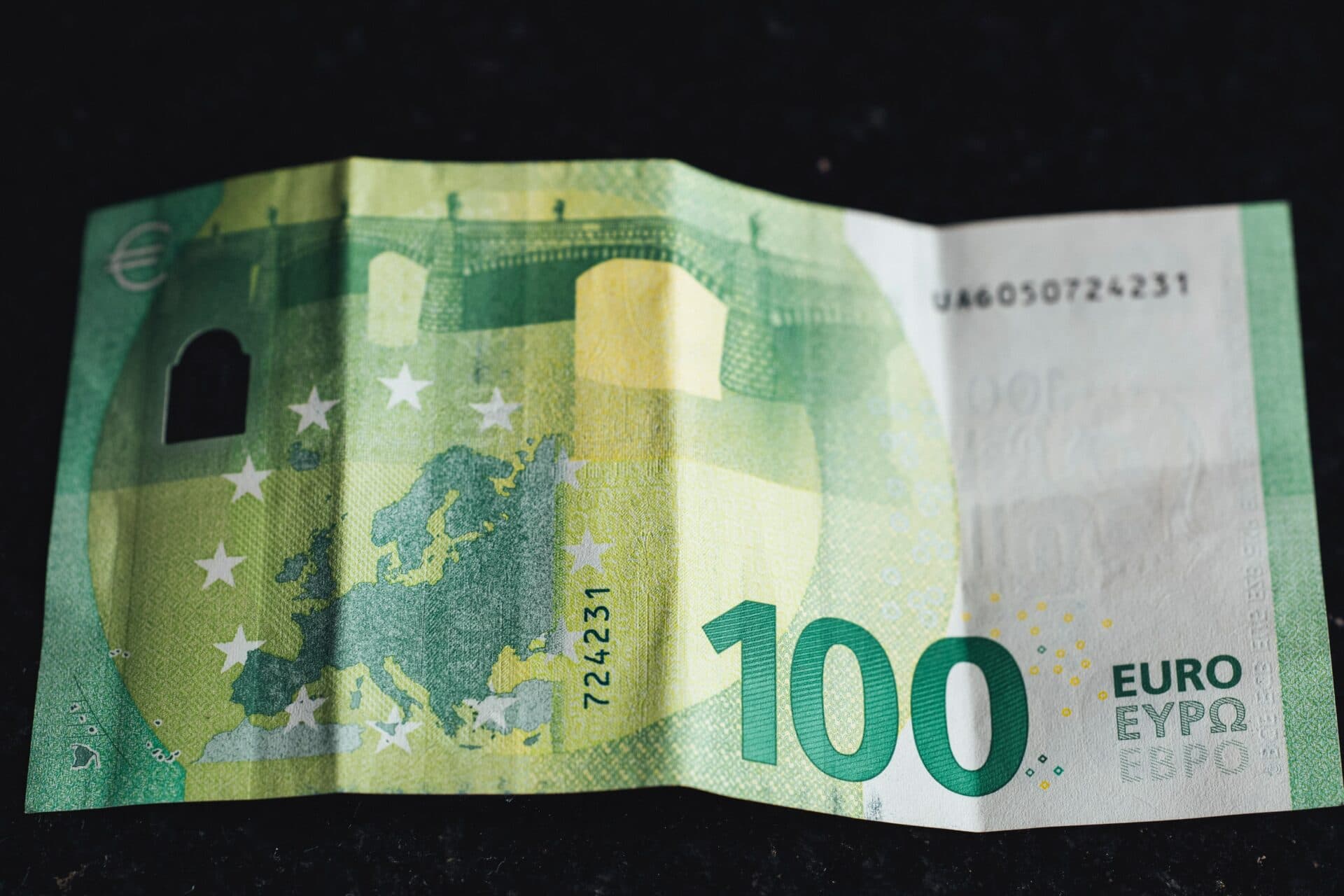 Rezort práce plánuje ďalšiu 100-eurovú inflačnú pomoc. Komu ju vyplatí?