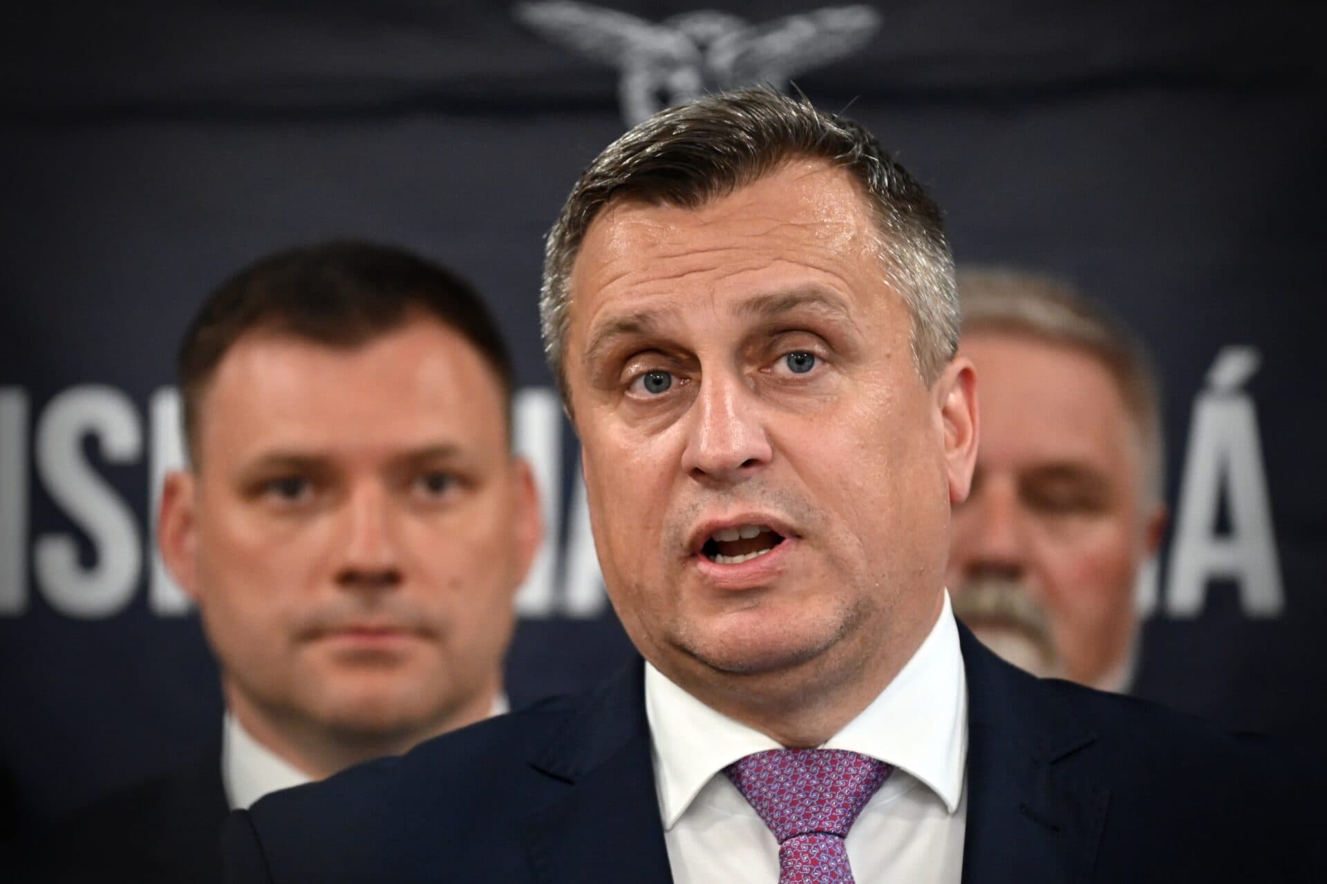 SNS zvoláva mimoriadnu schôdzu, dôvodom je nárast cien hypoték