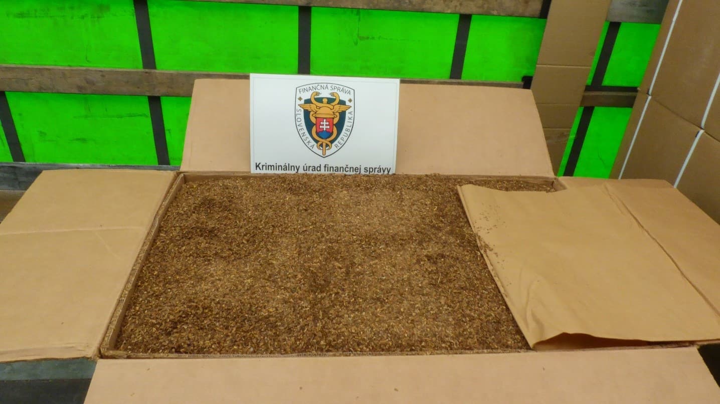 V Košiciach odhalili nelegálnu výrobňu tabaku do vodných fajok
