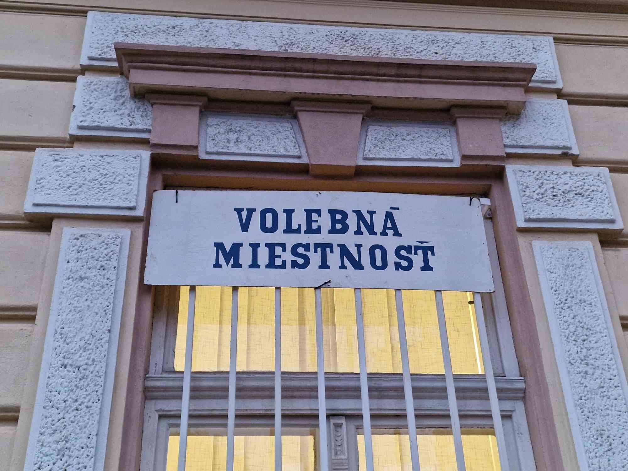 Takmer polovica Slovákov si myslí, že predčasné voľby by zlepšili aktuálnu politickú situáciu