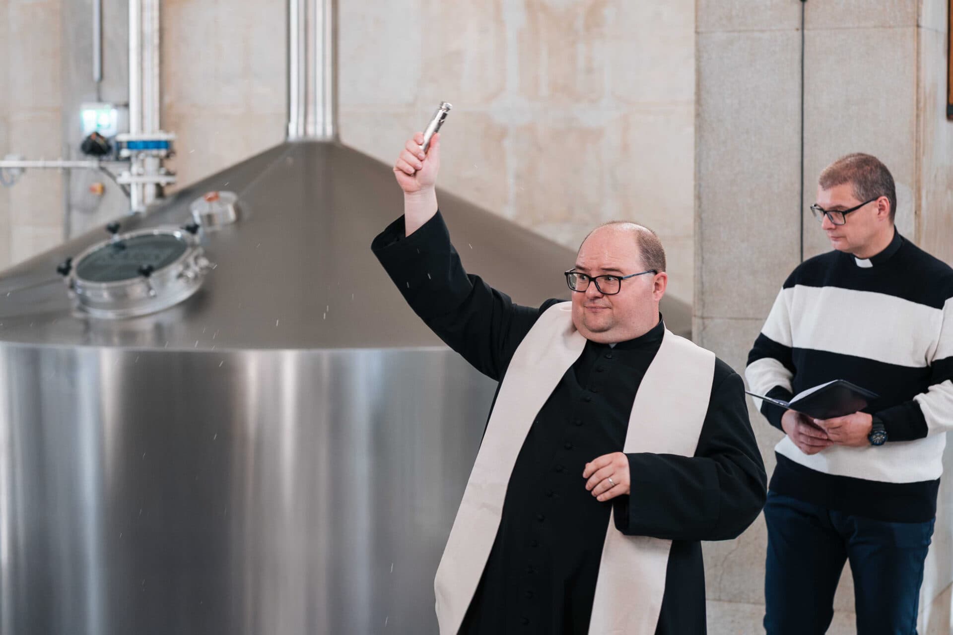 Vynovenej varni v Pivovare Šariš požehnal farár z miestnej farnosti (FOTO)