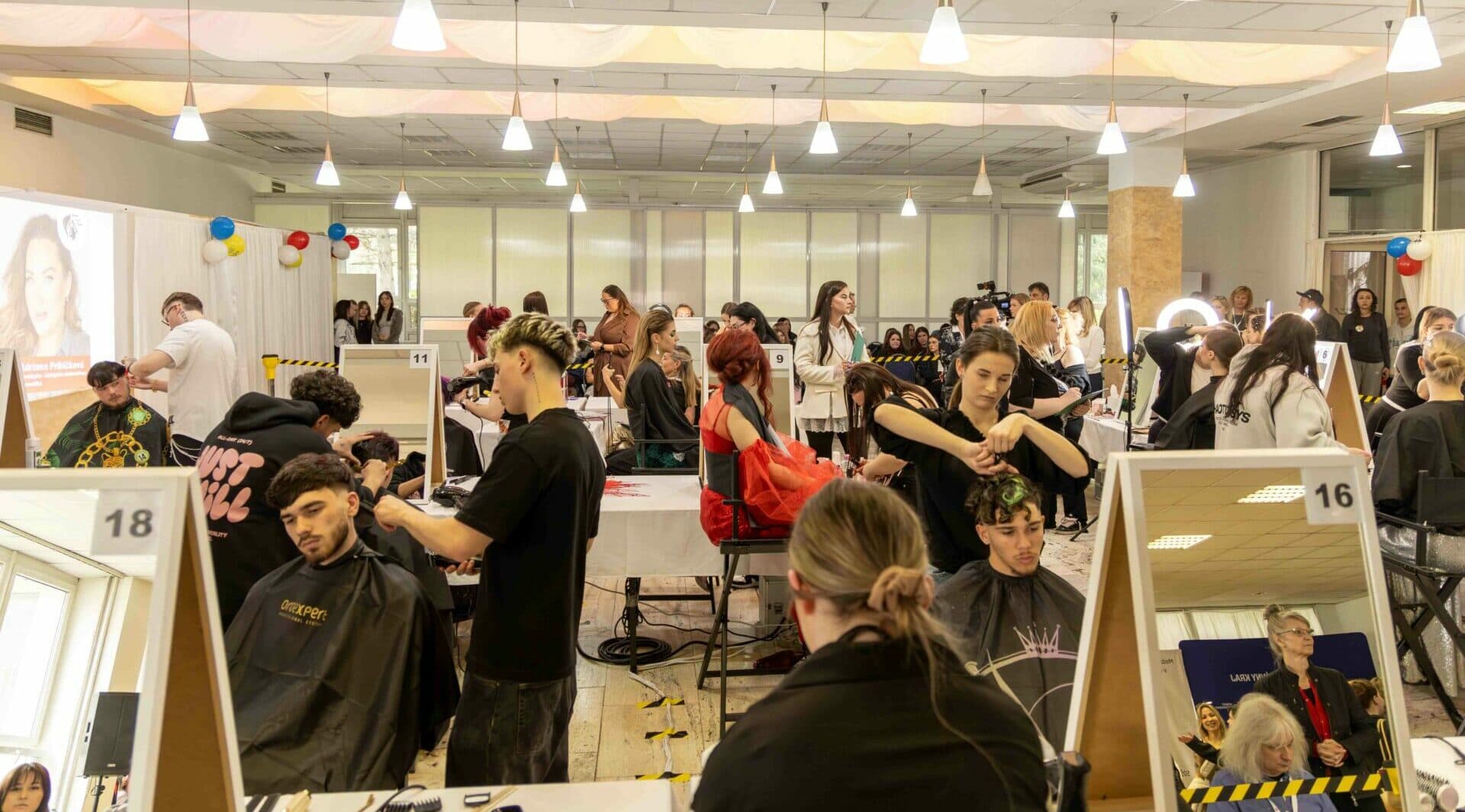 V Košiciach súťažili mladé talenty beauty odborov (FOTO)