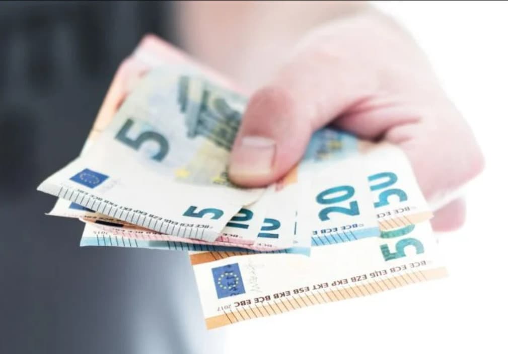 Pandemická pomoc pre firmy a SZČO zabránila prepúšťaniu, tvrdí Inštitút sociálnej politiky