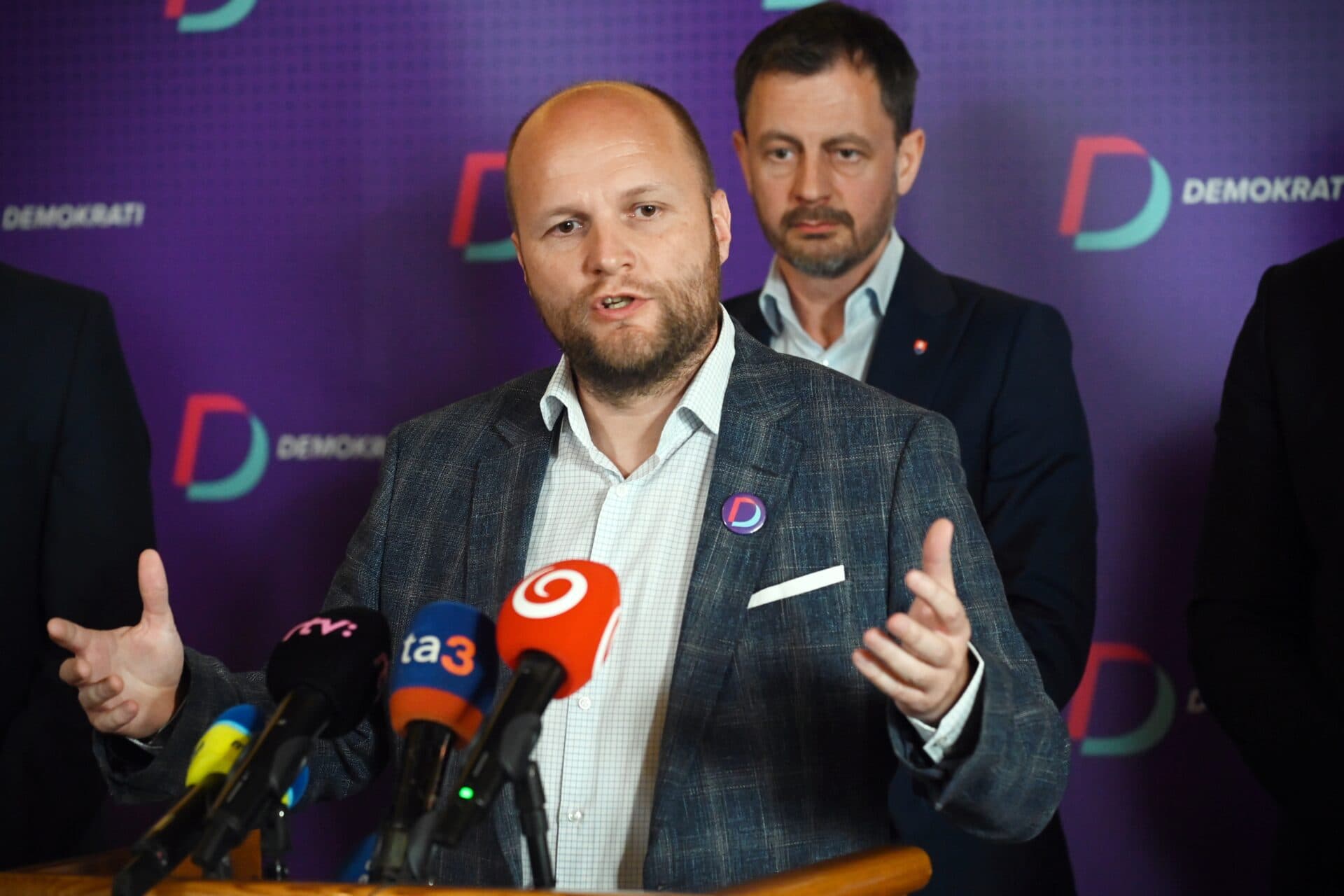 Septembrové predčasné parlamentné voľby by mohli byť zmanipulované, tvrdí Naď