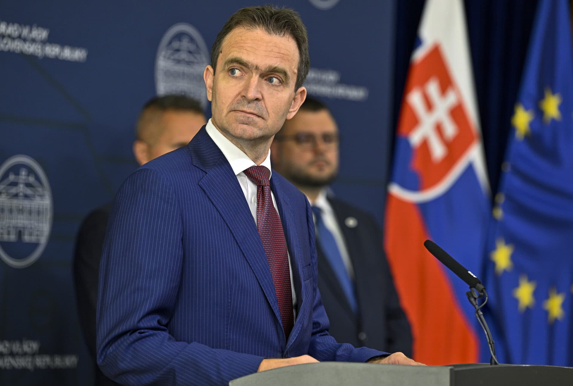 Ódorova vláda odporúča ŠETRIŤ: Siahne vám zamestnávateľ na peniaze v TREŤOM PILIERI?