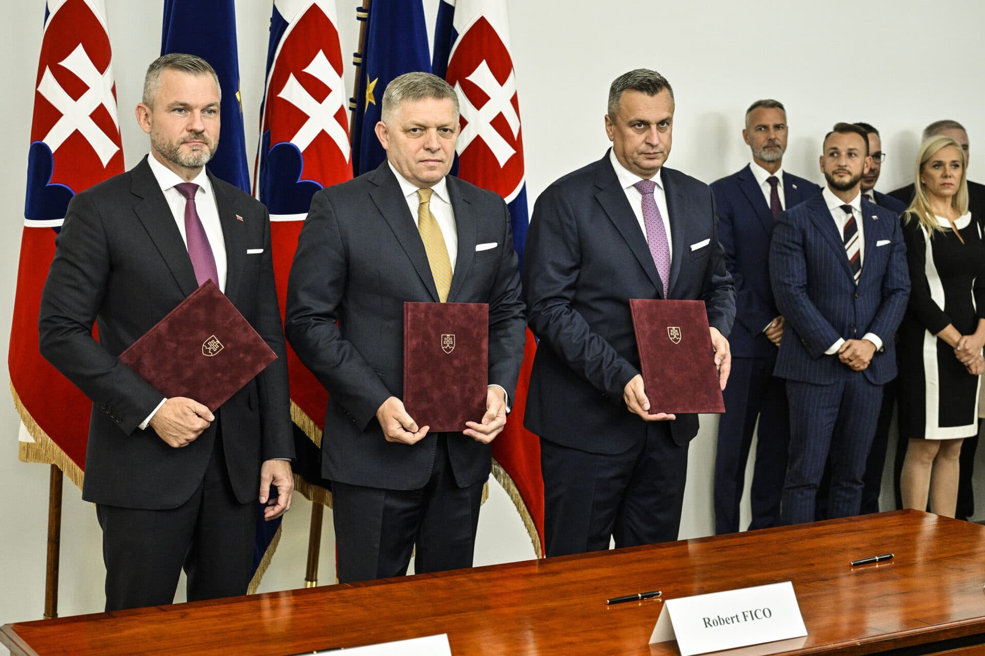 Strany Smer-SD, Hlas-SD a SNS podpísali Koaličnú zmluvu