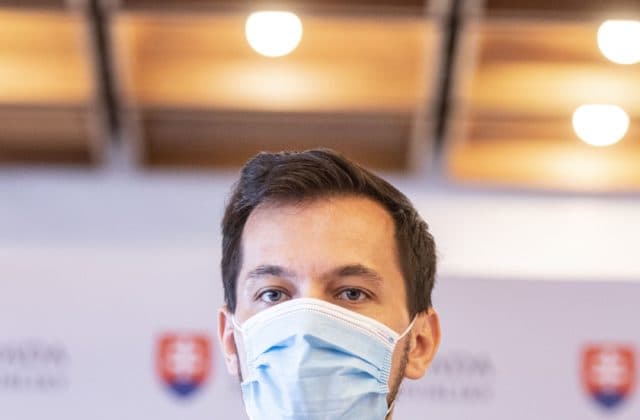 Šeliga, Žitňanská a Droba porušili zákaz vychádzania. Fotografie z klubu mali vzniknúť pred polnocou